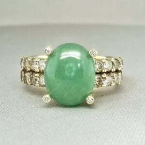 anillo-con-jade-verde-y-diamantes-laterales-1