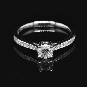 anillo-de-compromiso-con-diamante-central-0-42-ct-254