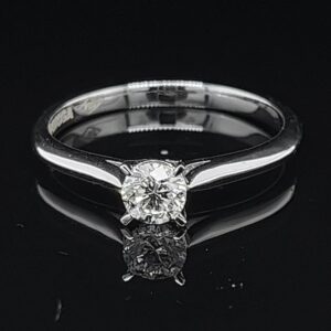anillo-solitario-con-diamante-4-garras-0-38-ct
