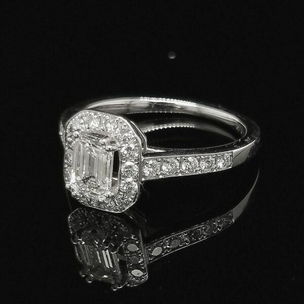 anillo-con-diamante-talla-esmeralda-0-70-ct-461a