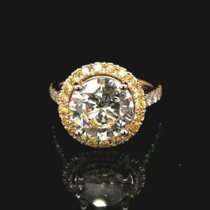 anillo-con-diamante-3-95-ct-y-orla-diamantes-fancy-405
