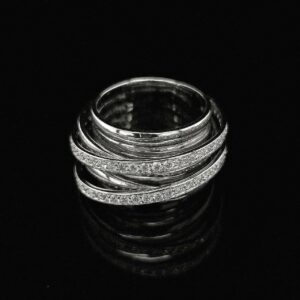 anillo-con-bandas-entrelazadas-con-diamantes-343