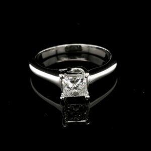 anillo-de-compromiso-con-diamante-0-70-ct-talla-princesa-80
