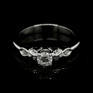 anillo-de-compromiso-con-diamante-central-0-30-ct-500