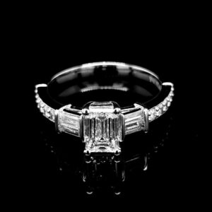 anillo-trilogy-con-diamante-talla-esmeralda-1-00-ct-330
