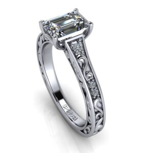 anillo-vintage-talla-esmeralda-con-brillantes-317
